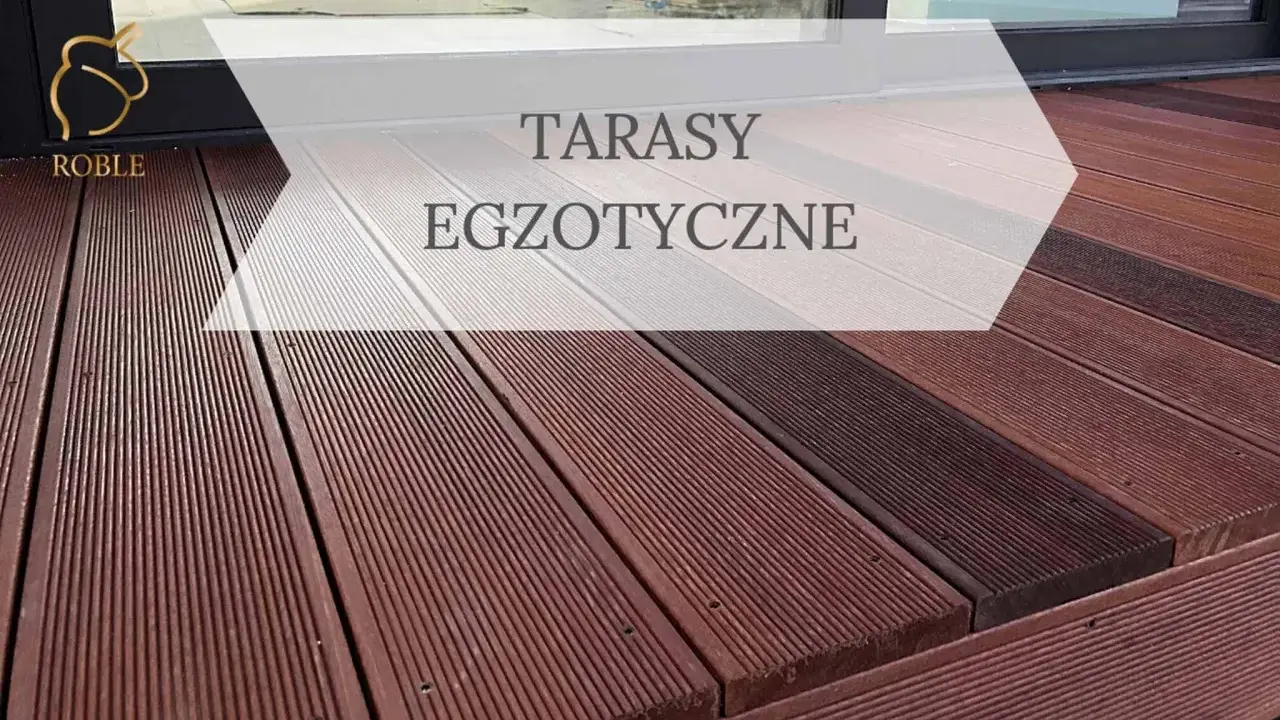 Deska tarasowa z drzewa merbau, tworząca eleganckie i trwałe tarasy egzotyczne.